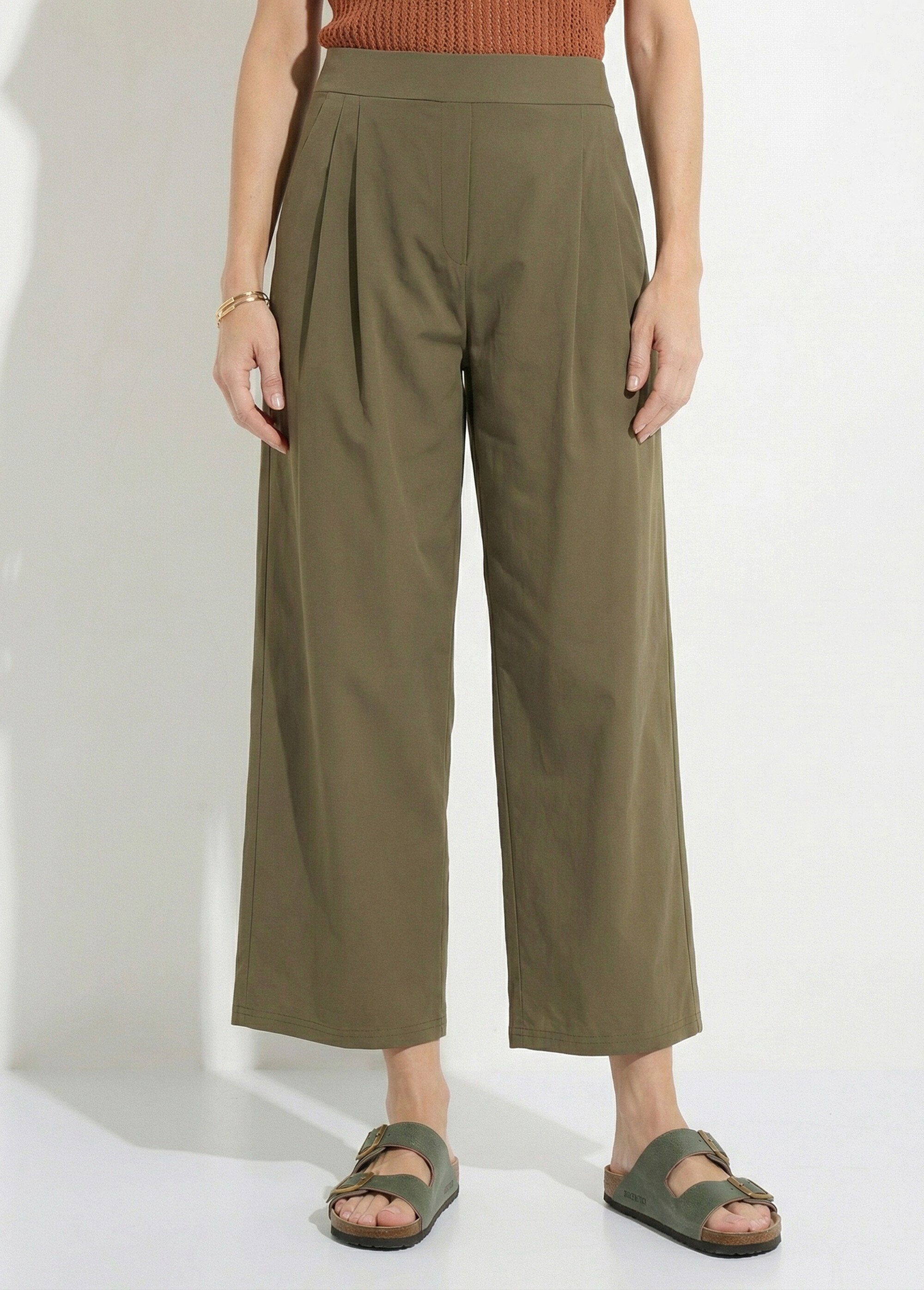 Straight-leg_trousers_with_pleats_and_an_elasticated_waistband_Khaki_FA1_slim