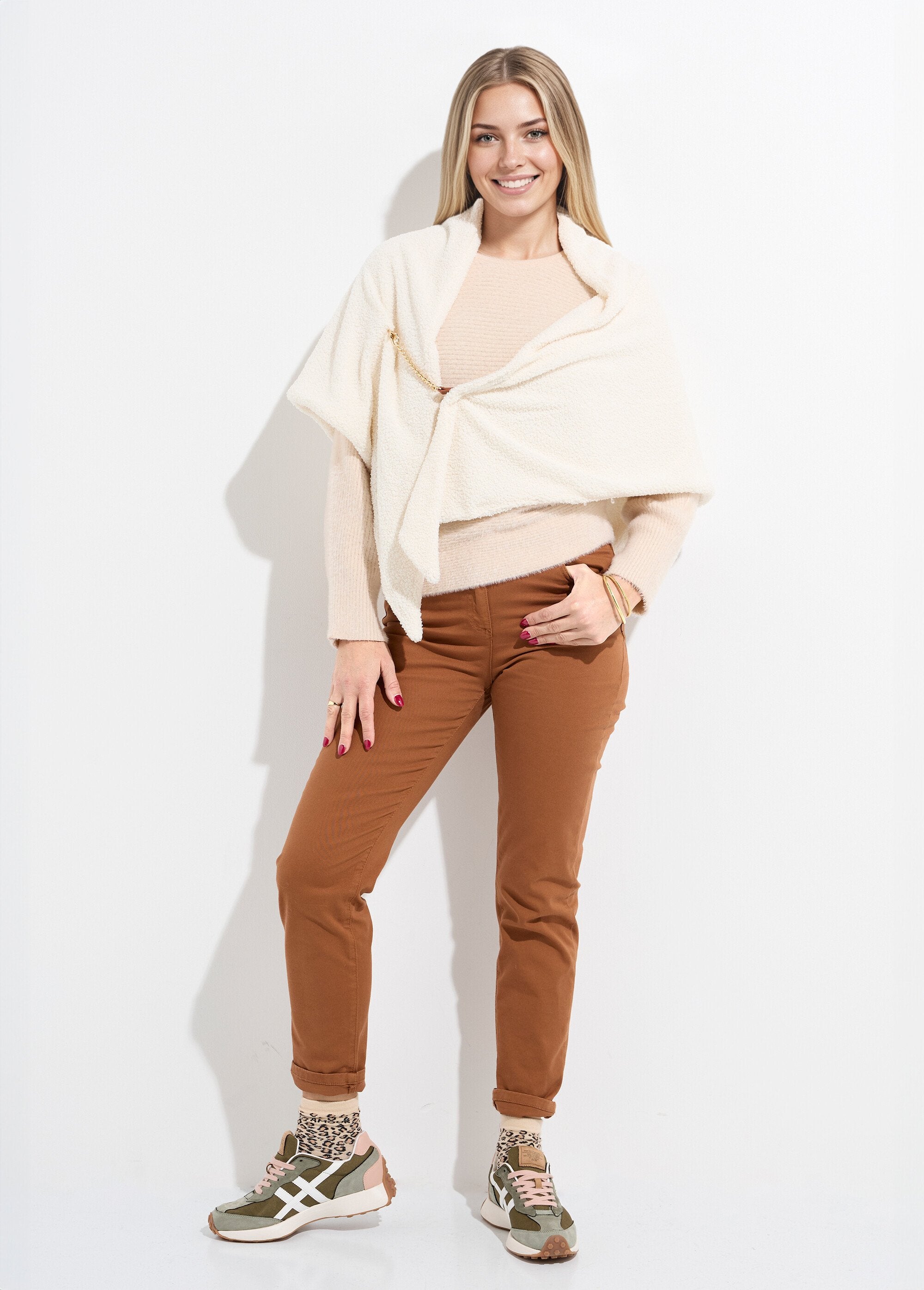 Wooly_feel_poncho_with_metal_chain_Beige_SF1_slim