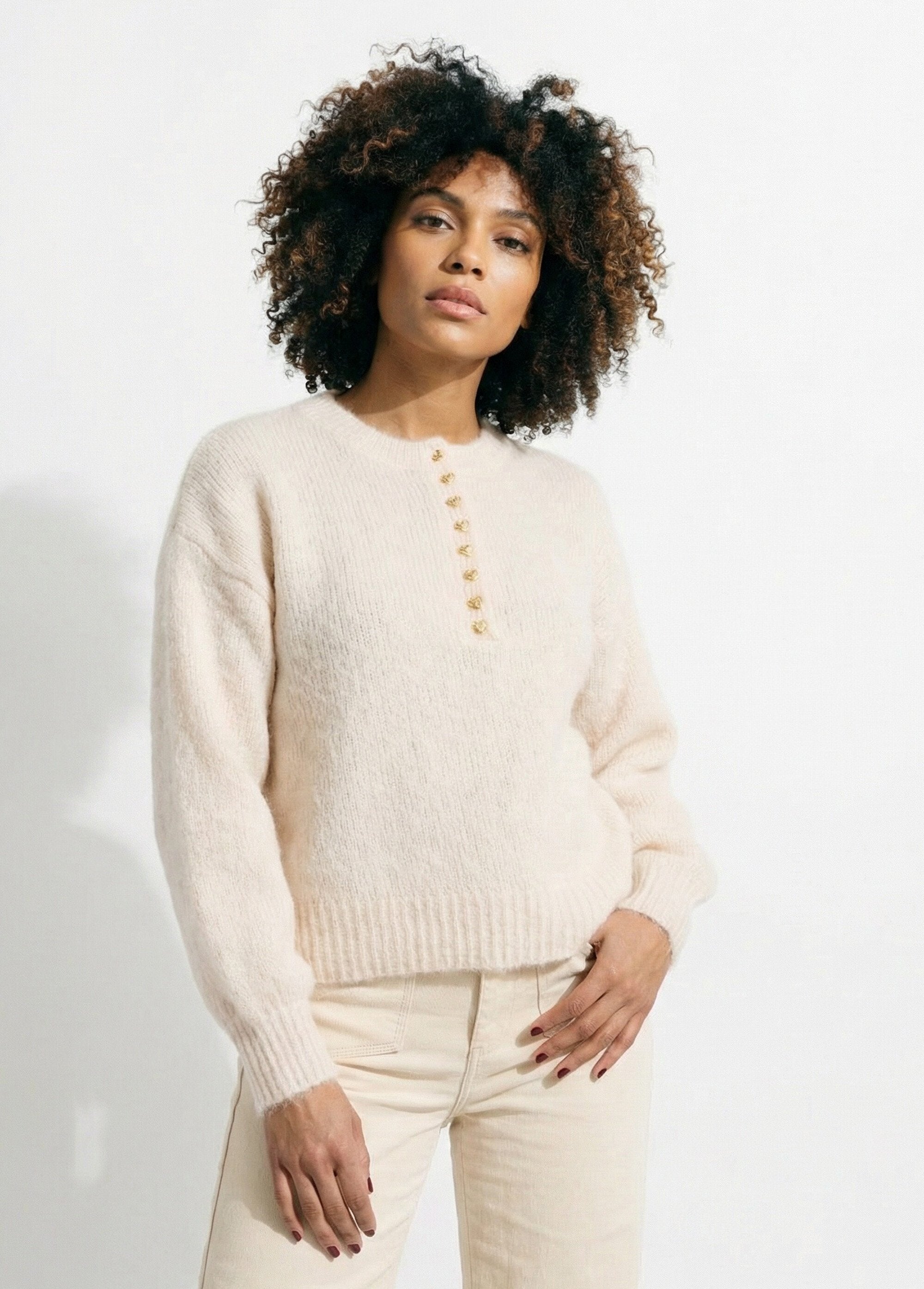 Sweater_with_wool_and_small_metal_buttons_Beige_FA1_slim