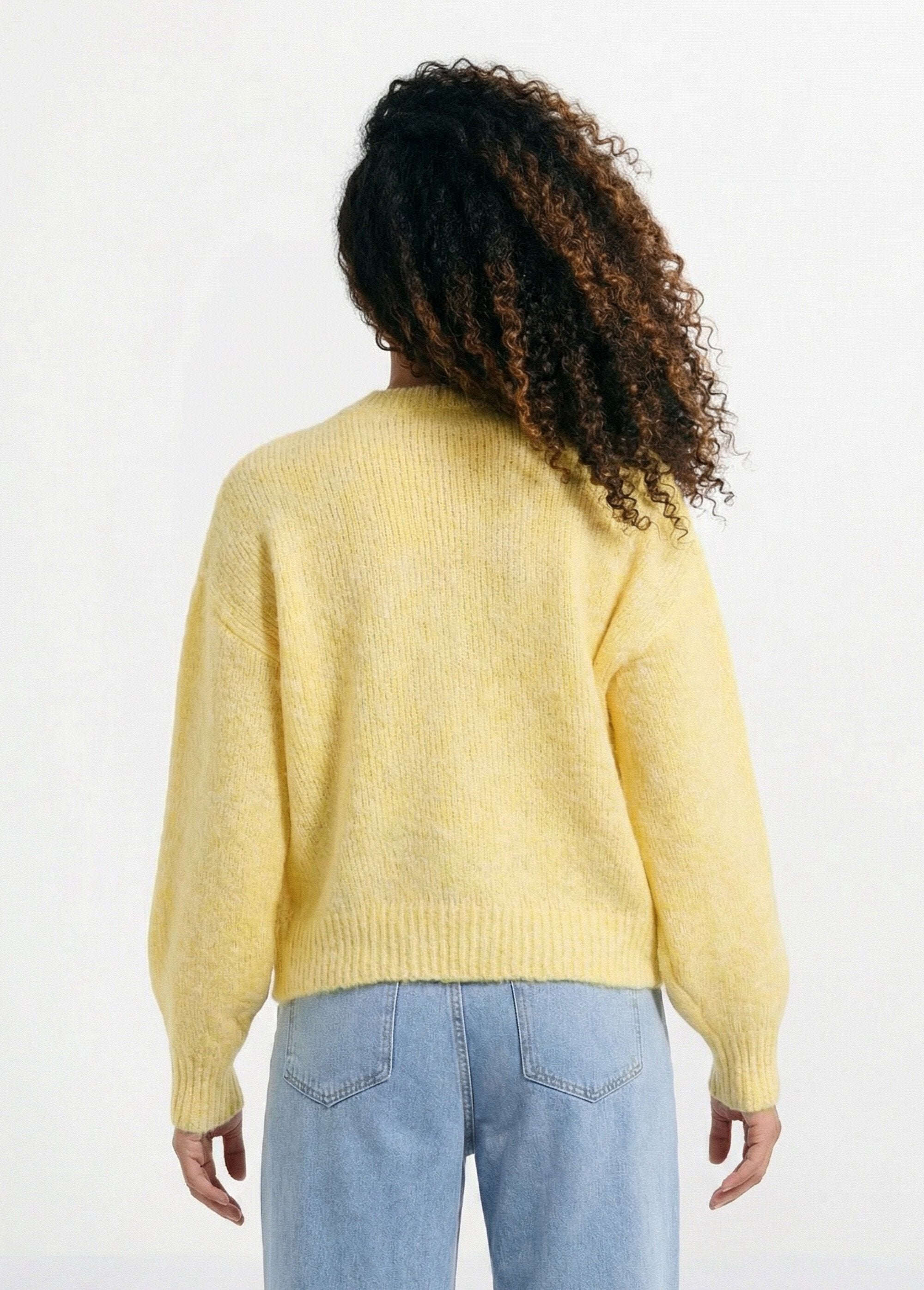 Pull_avec_laine_et_petits_boutons_métal_Jaune_DO1_slim