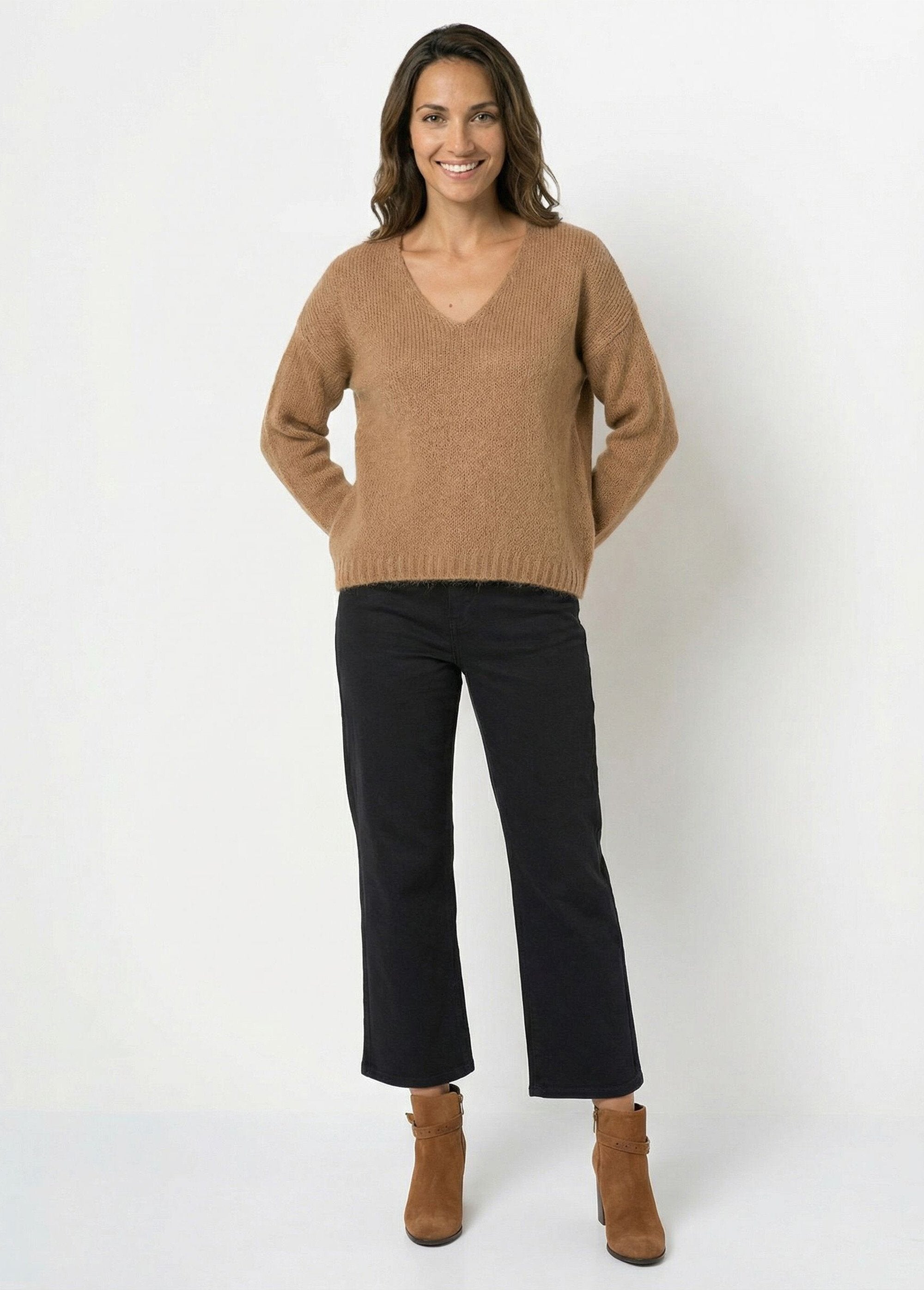 Warm_V-neck_knit_sweater_with_mohair_camel_SF1_slim