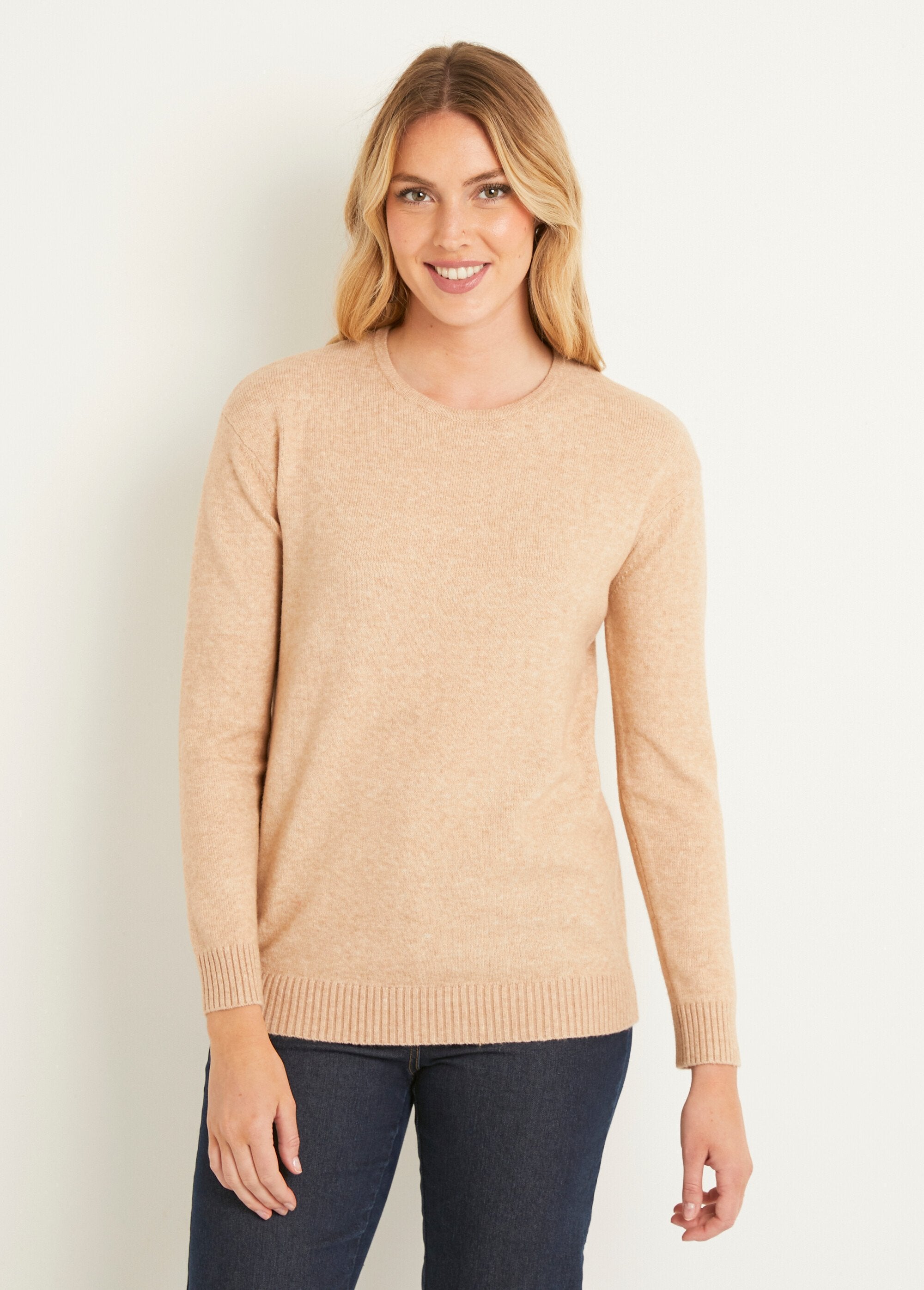 Round-neck_mottled_sweater_with_wool_Sand_FA1_slim