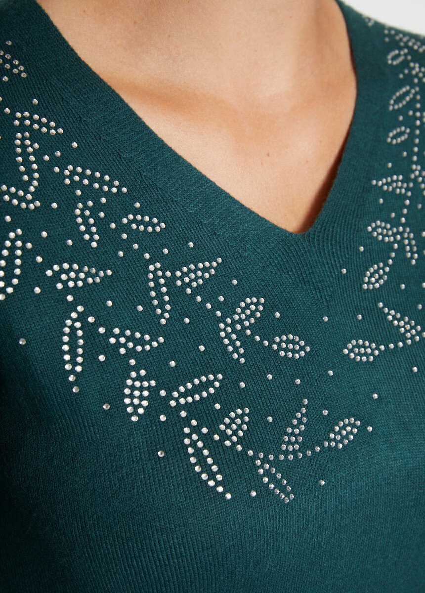 Long-sleeved_rhinestone_V-neck_sweater_Pine_green_DE2_slim