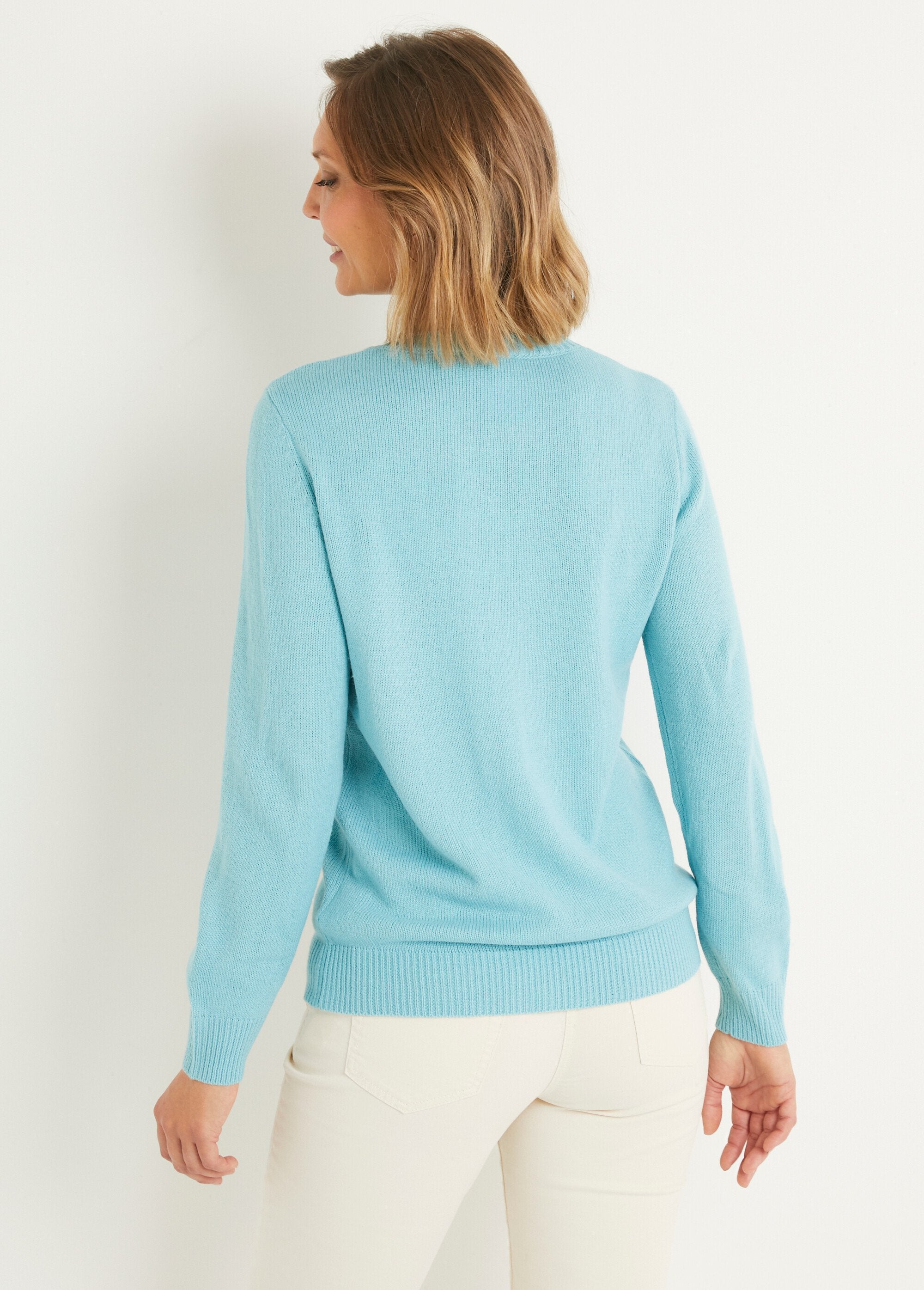 Soft_plain_embroidered_openwork_round_neck_sweater_Onyx_green_DO1_slim