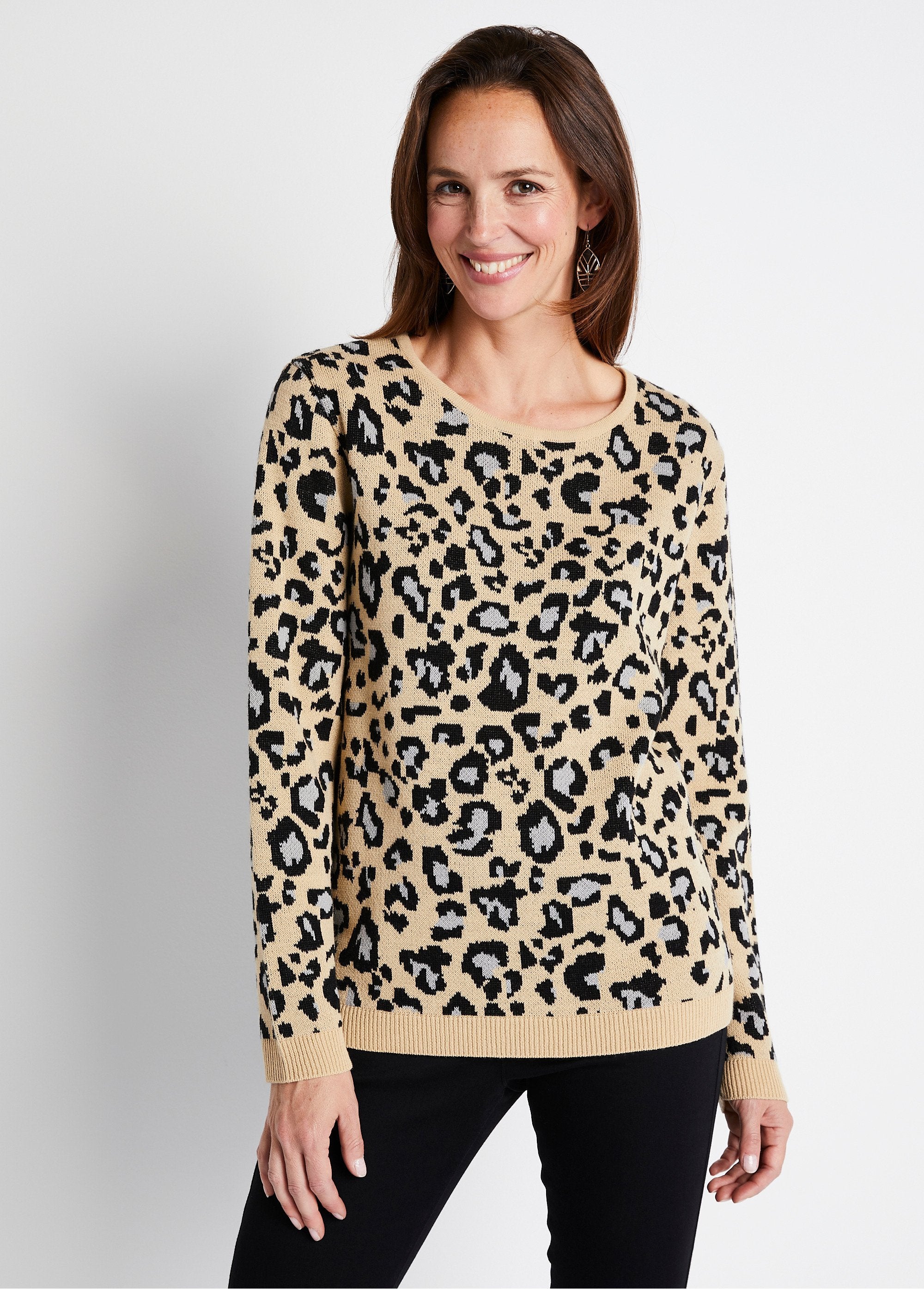 Round_neck_leopard_jacquard_sweater_Beige_and_black_FA1_slim