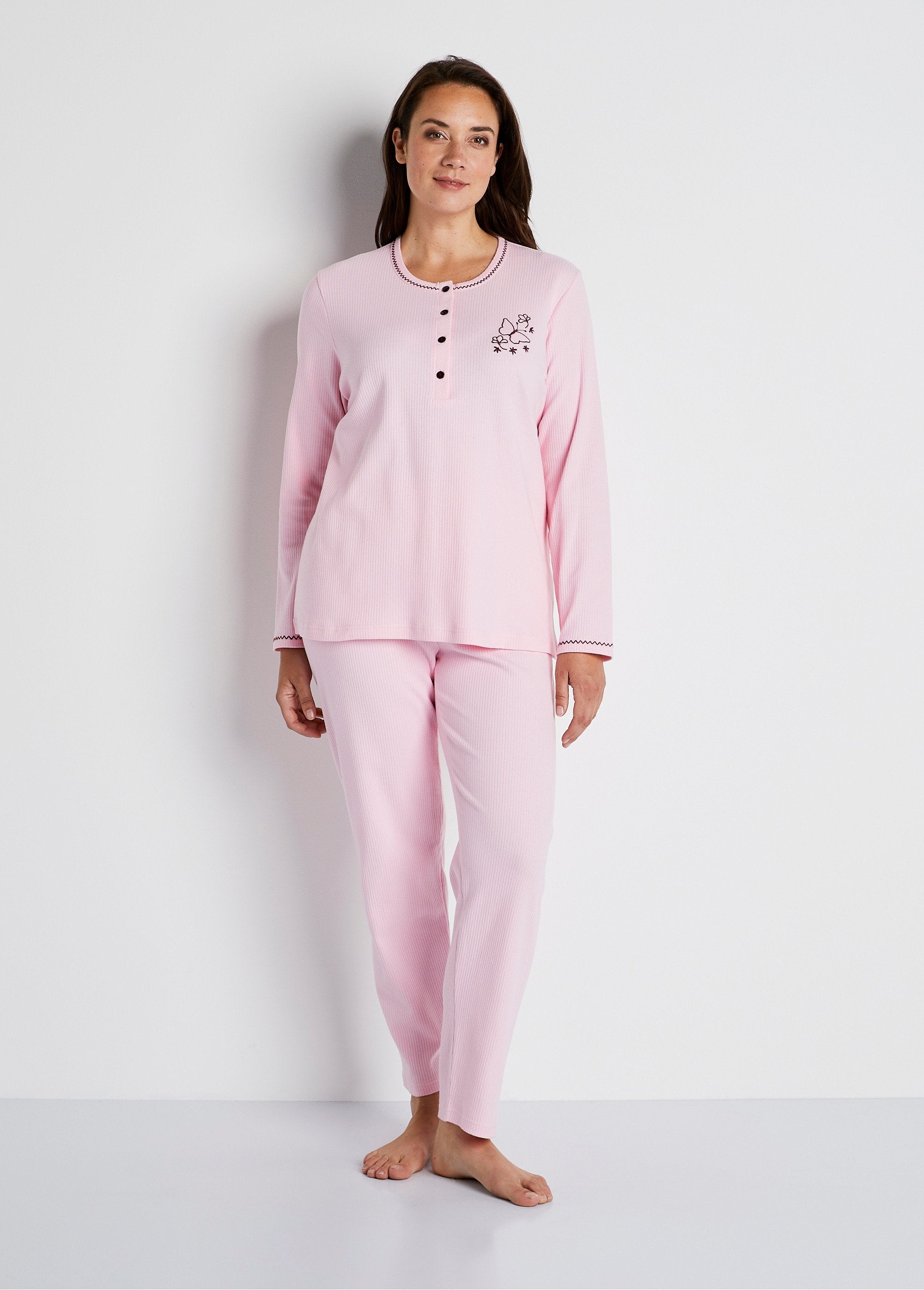 Embroidered_pajamas_Pink_FA1_curvy