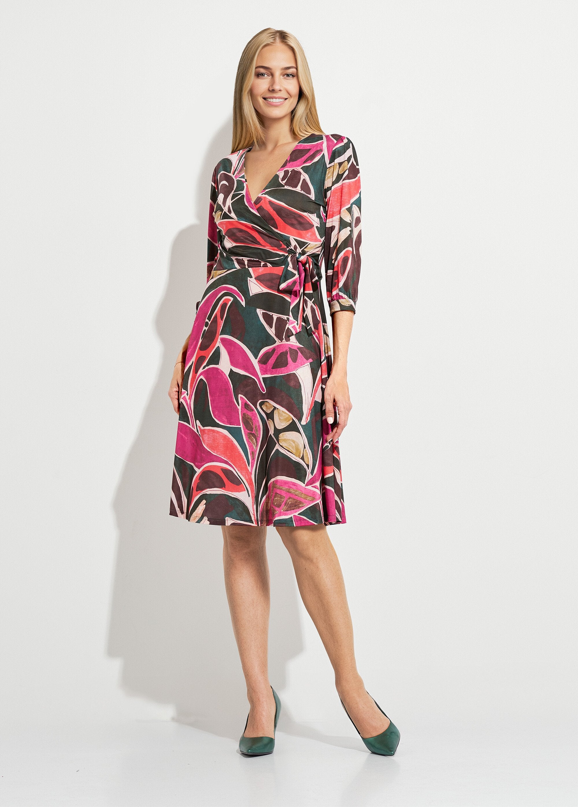 Short,_flared_wrap_dress_with_3/4_sleeves_Multicolor_FA1_slim