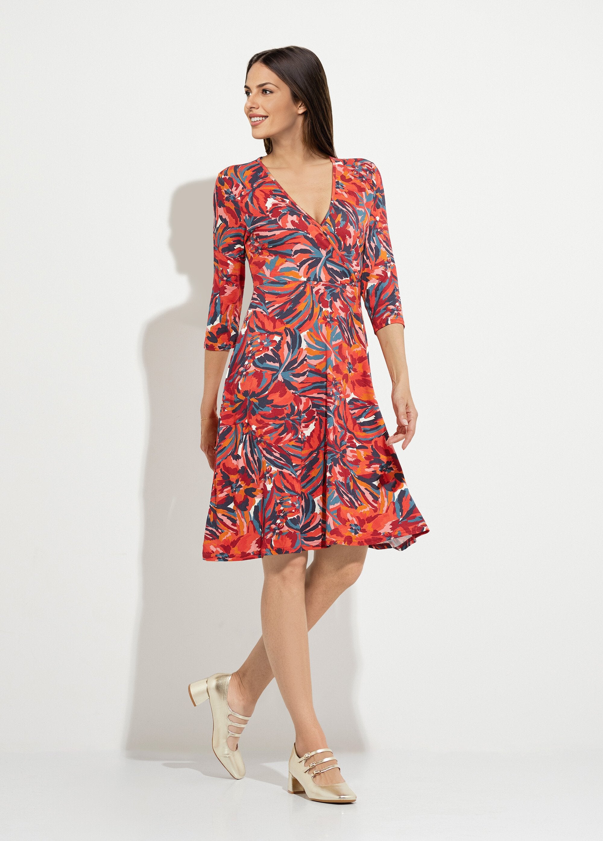 Short_wrap_dress_with_3/4_sleeves_and_floral_pattern_Tomette_print_FA1_slim