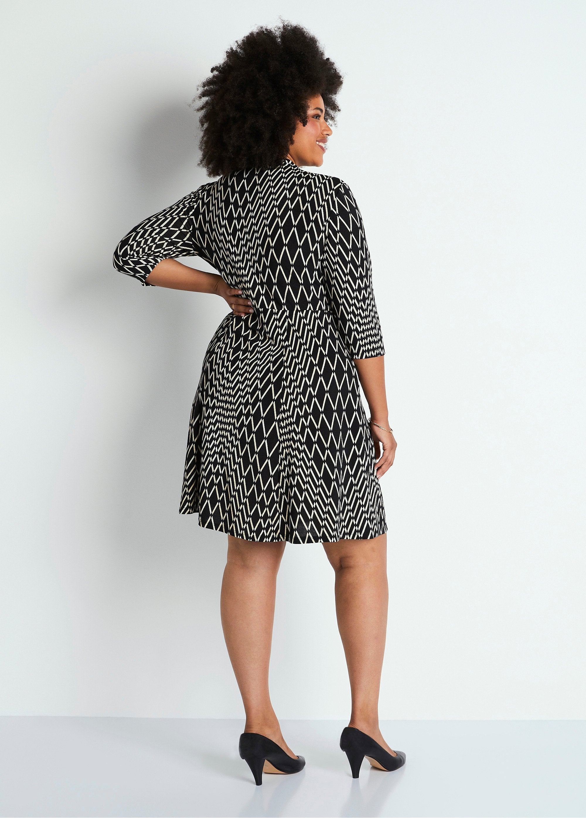 Short_wrap_dress_with_3/4_sleeves_Black_White_DO1_curvy