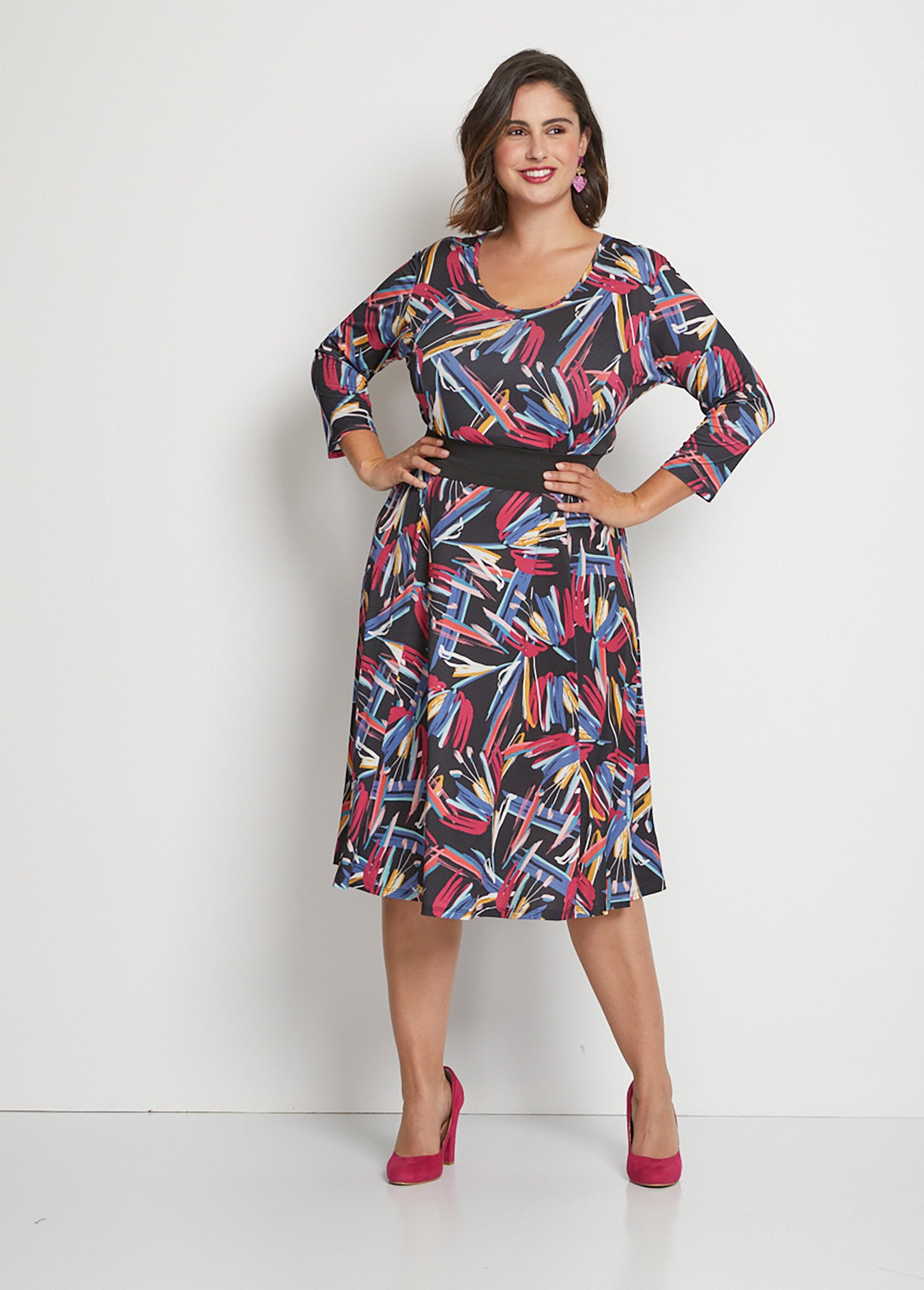 Short_dress_with_curved_line_and_cutouts_Fuchsia_print_SF1_curvy