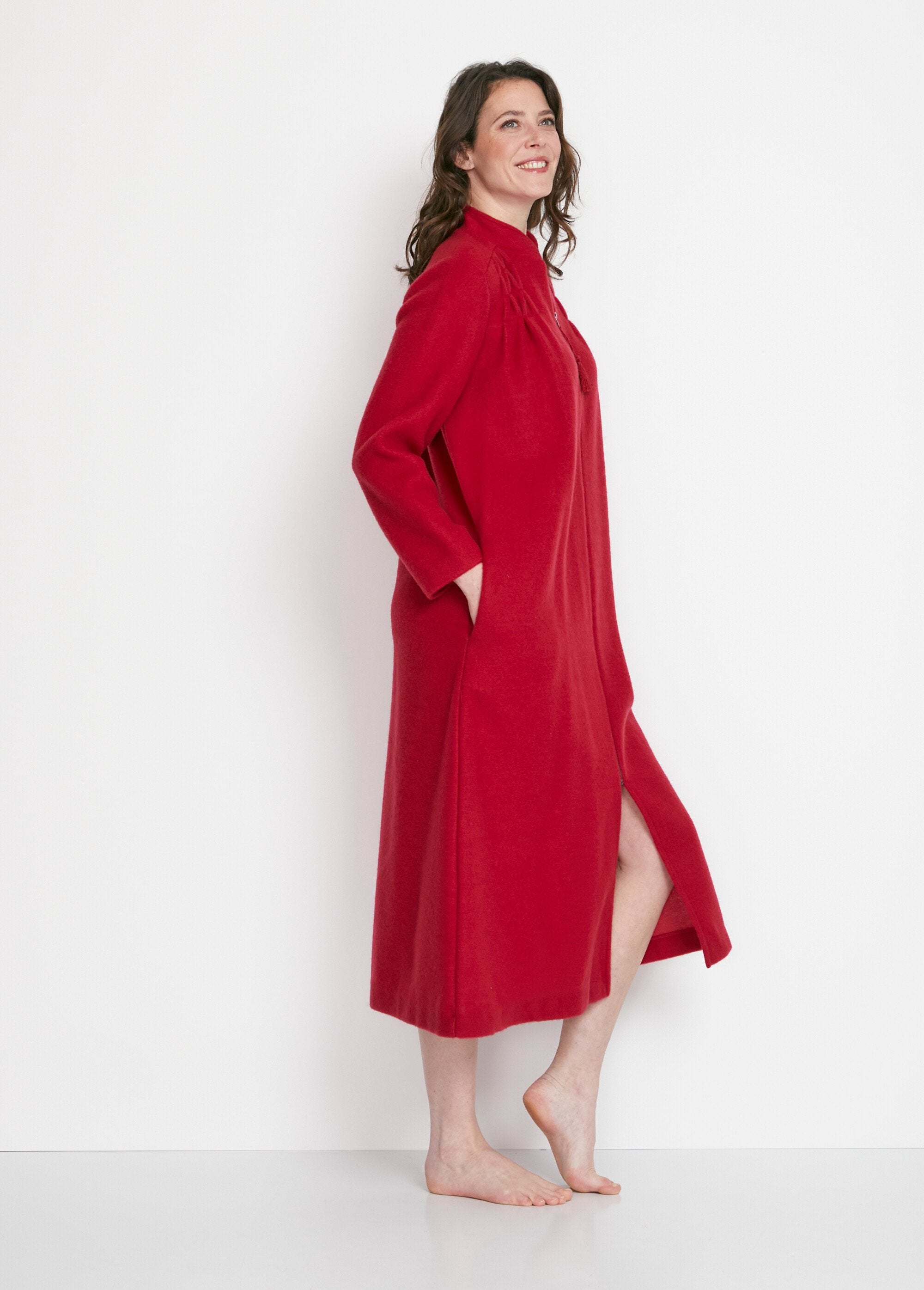 Courtelle®_zipped_knit_bathrobe_Ruby_DR1_slim