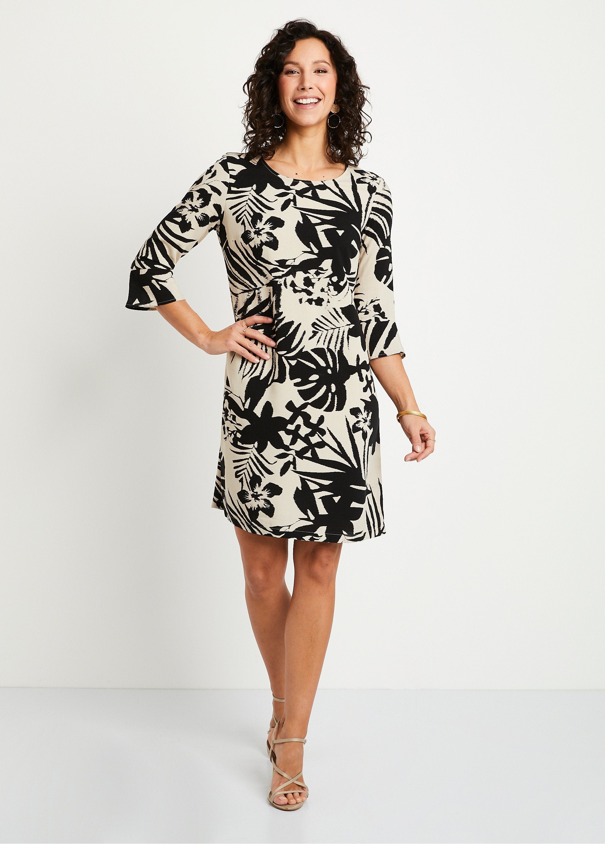 Short,_flowing_floral_straight_dress_Black_and_beige_FA1_slim