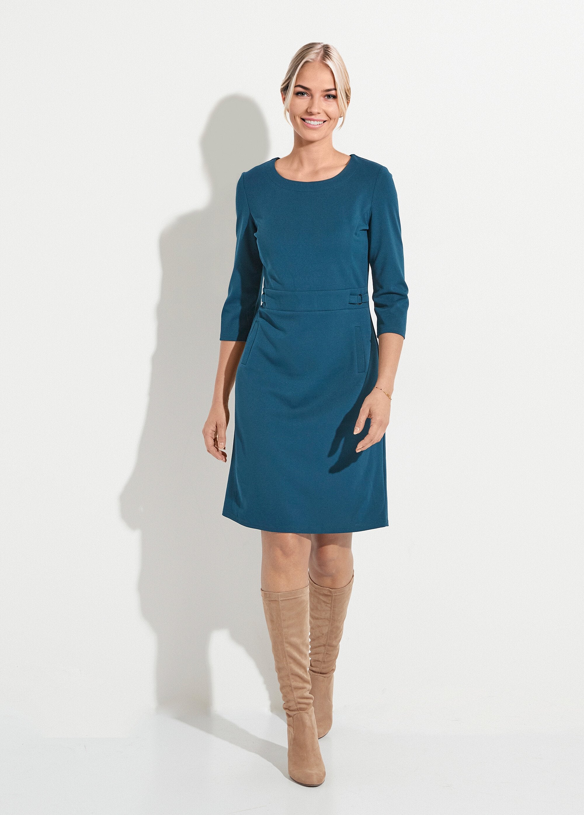 Straight_dress_with_3/4_sleeves_in_soft_knit_Duck_FA1_slim