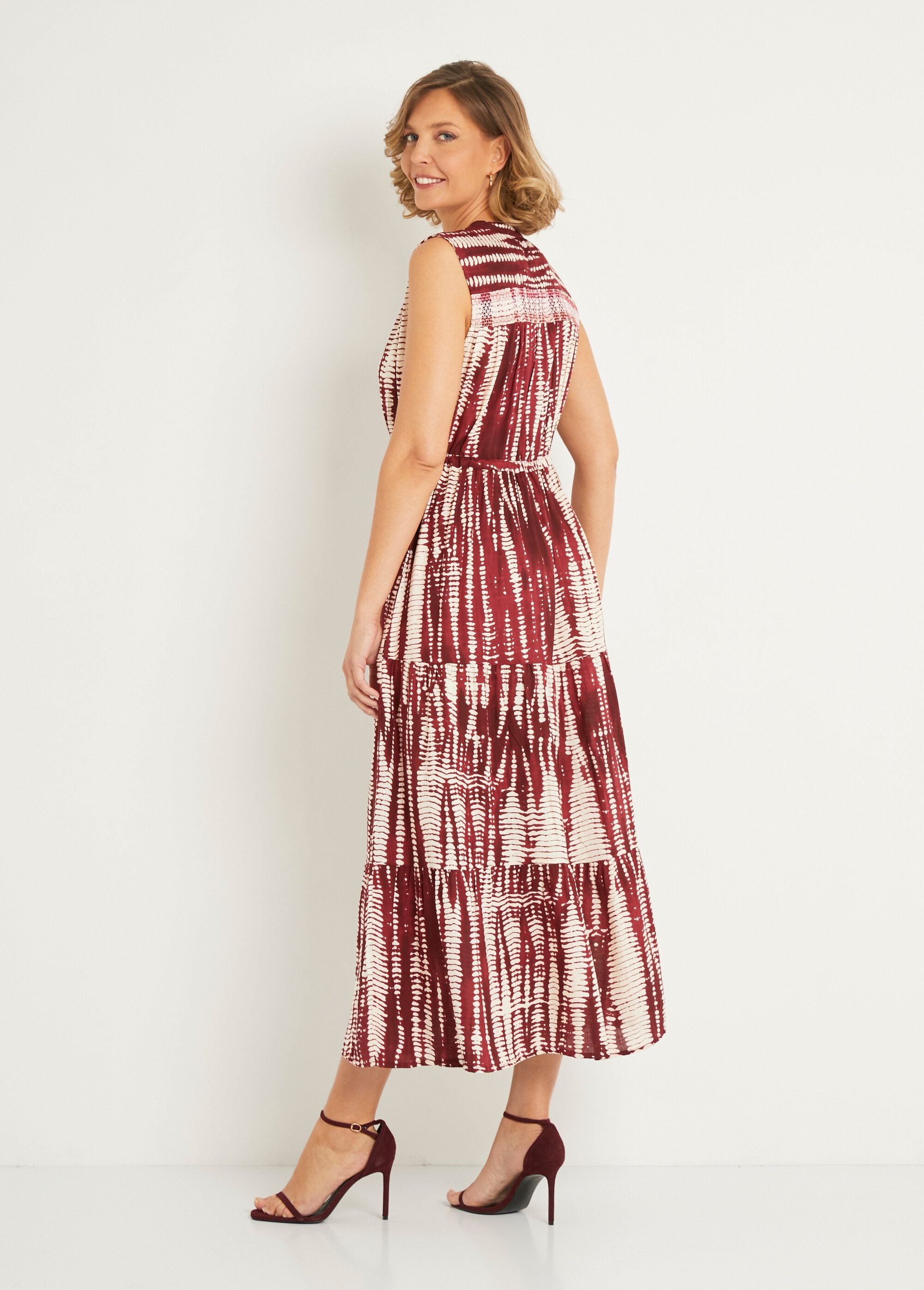 Long_sleeveless_ruffled_dress_Burgundy_print_DO1_slim