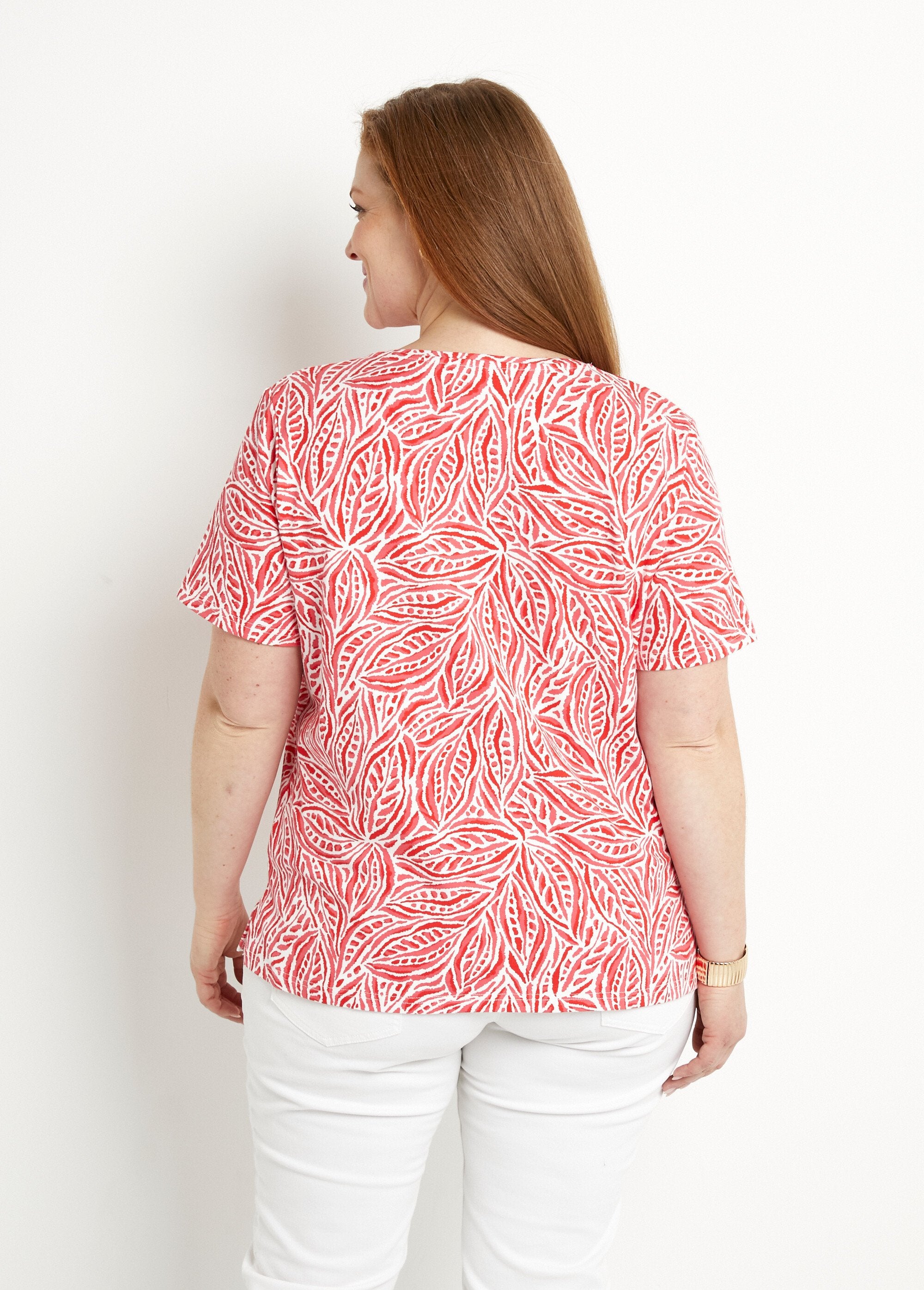 Long_short-sleeved_round_neck_T-shirt_Nasturtium_print_DO1_curvy