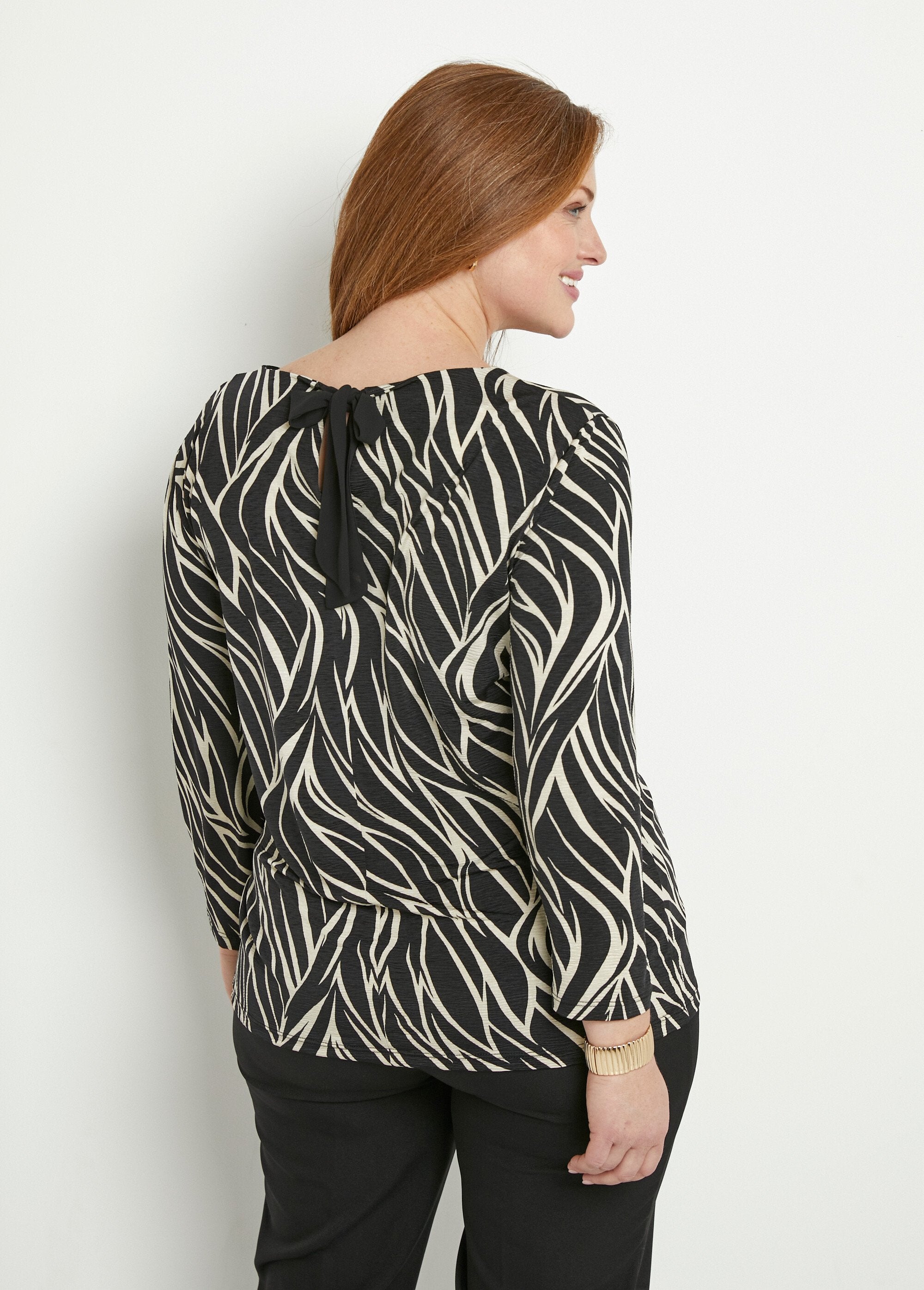 Zebra_T-shirt_with_open_back_and_3/4_sleeves_Beige_and_black_DO1_curvy