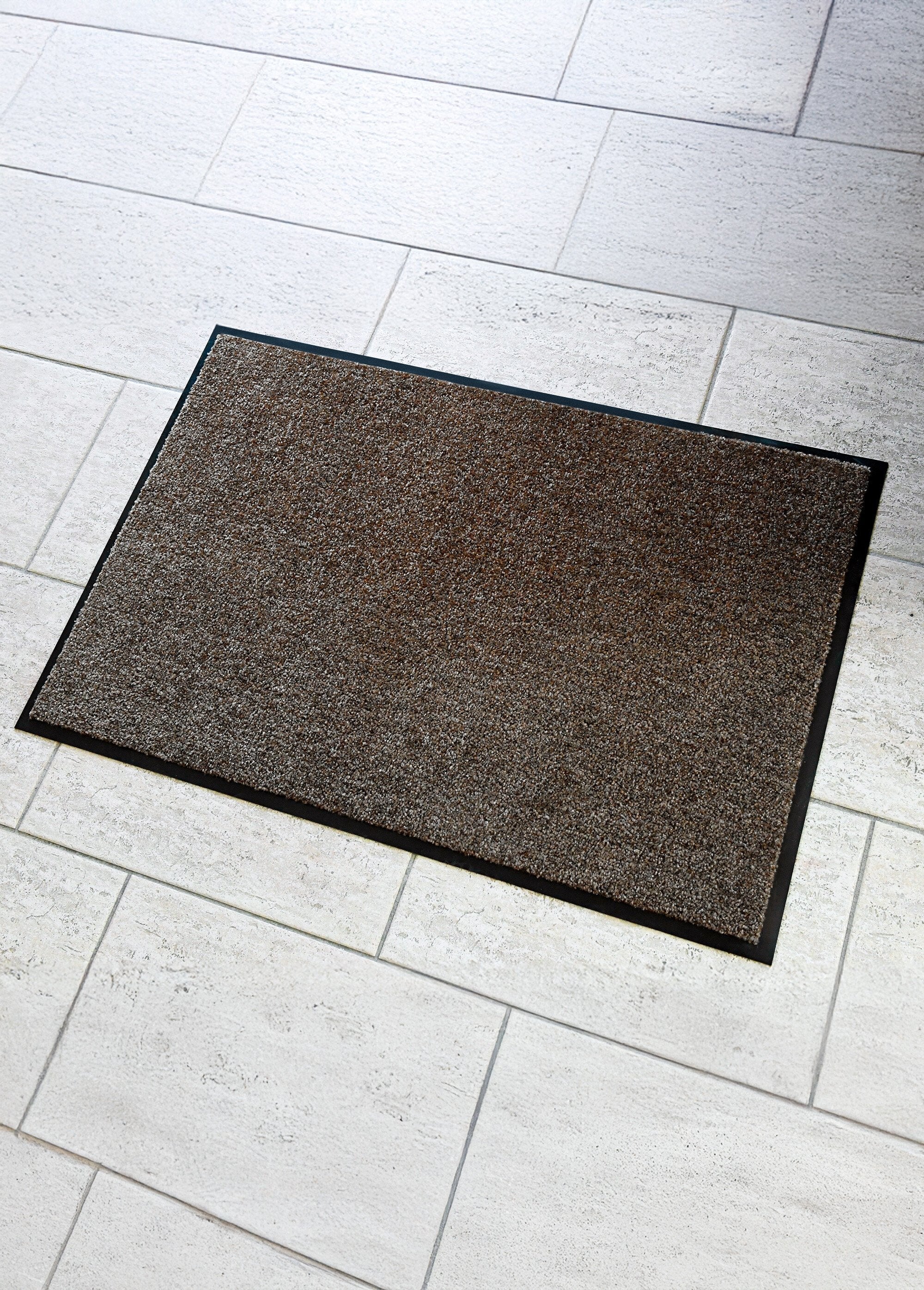 Velvet_look_welcome_mat_Brown_FA1_slim