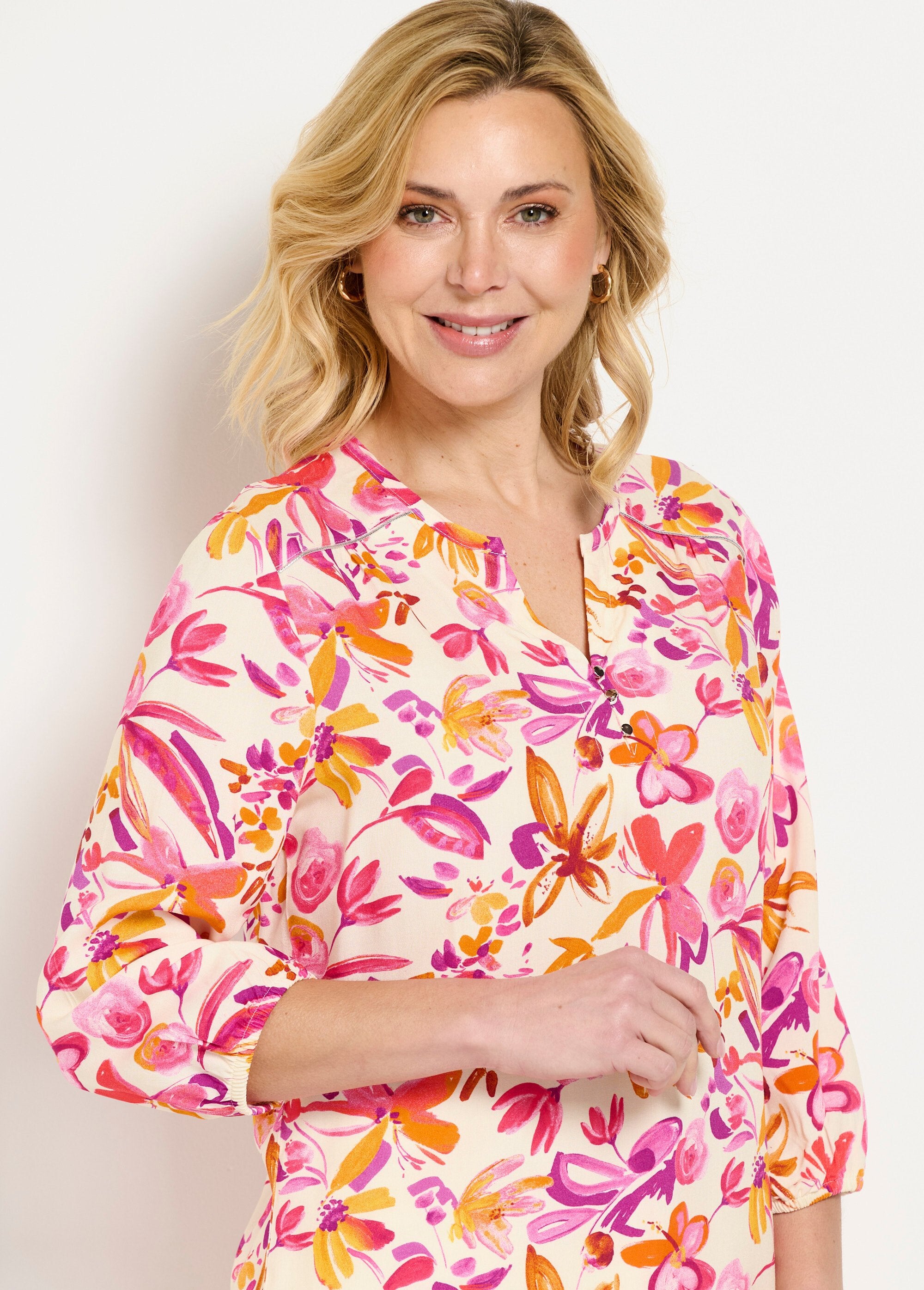 Long_loose_floral_tunic_with_3/4_sleeves_Orange_and_pink_DE1_slim