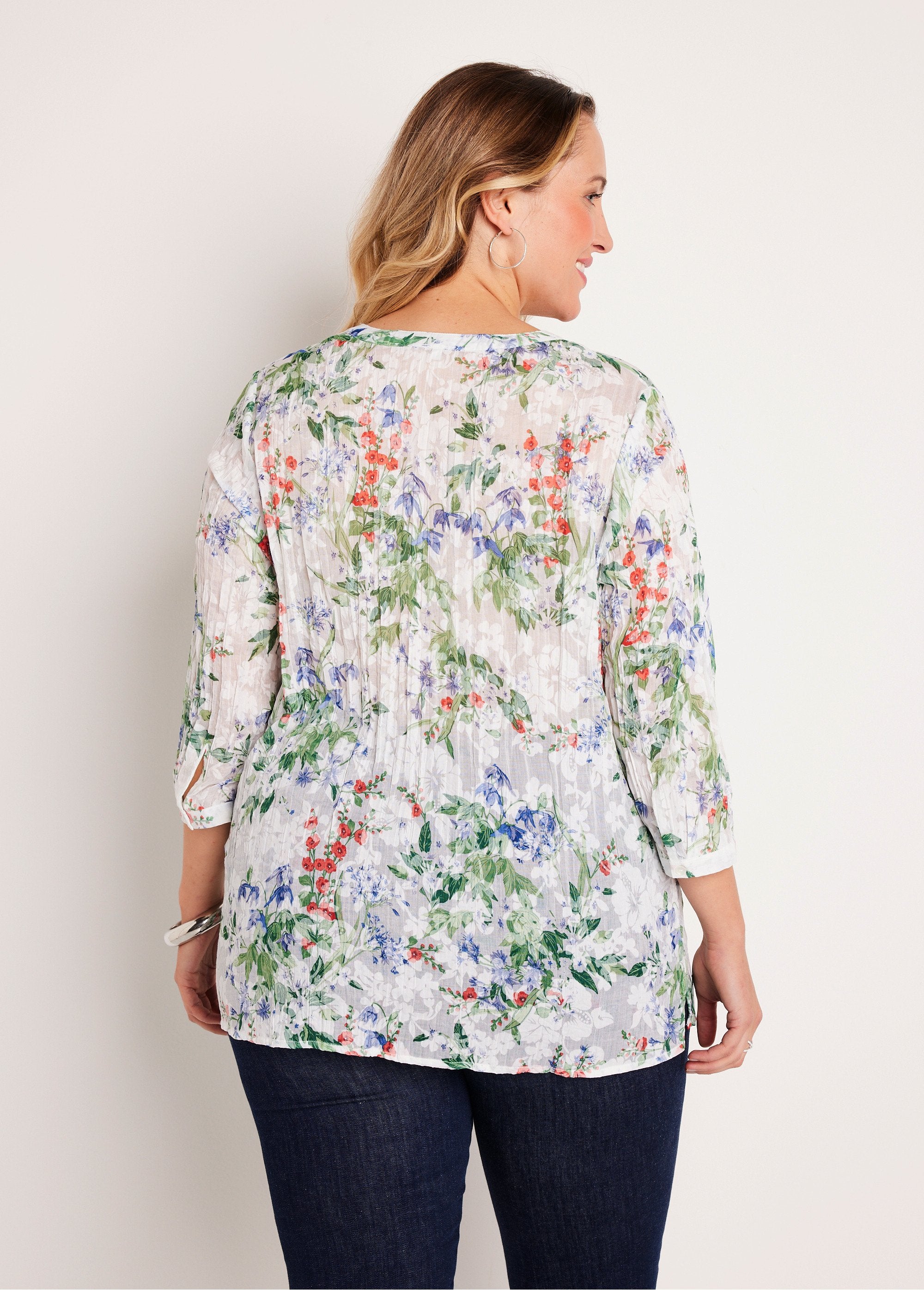 Loose_floral_3/4_sleeve_tunic_White_background_DO1_curvy