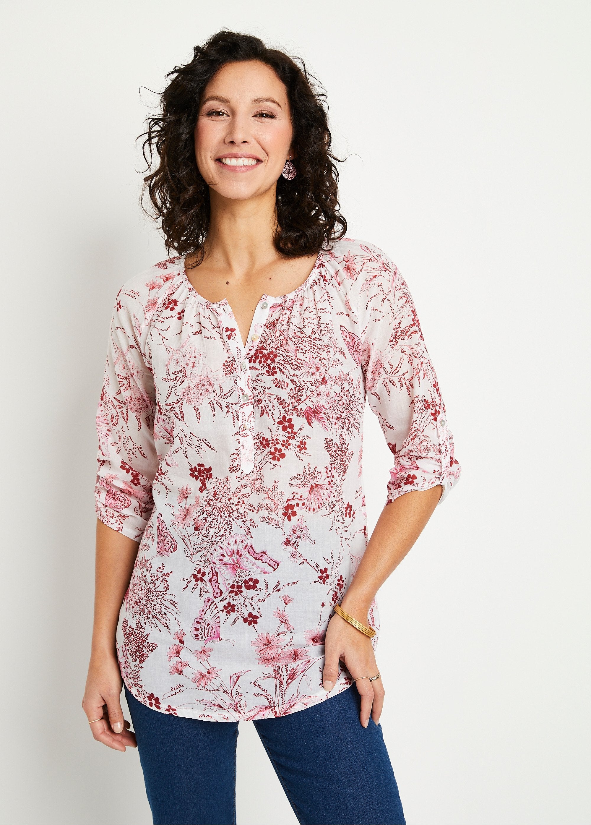 Loose_buttoned_tunic_with_printed_veil_White_and_pink_FA1_slim