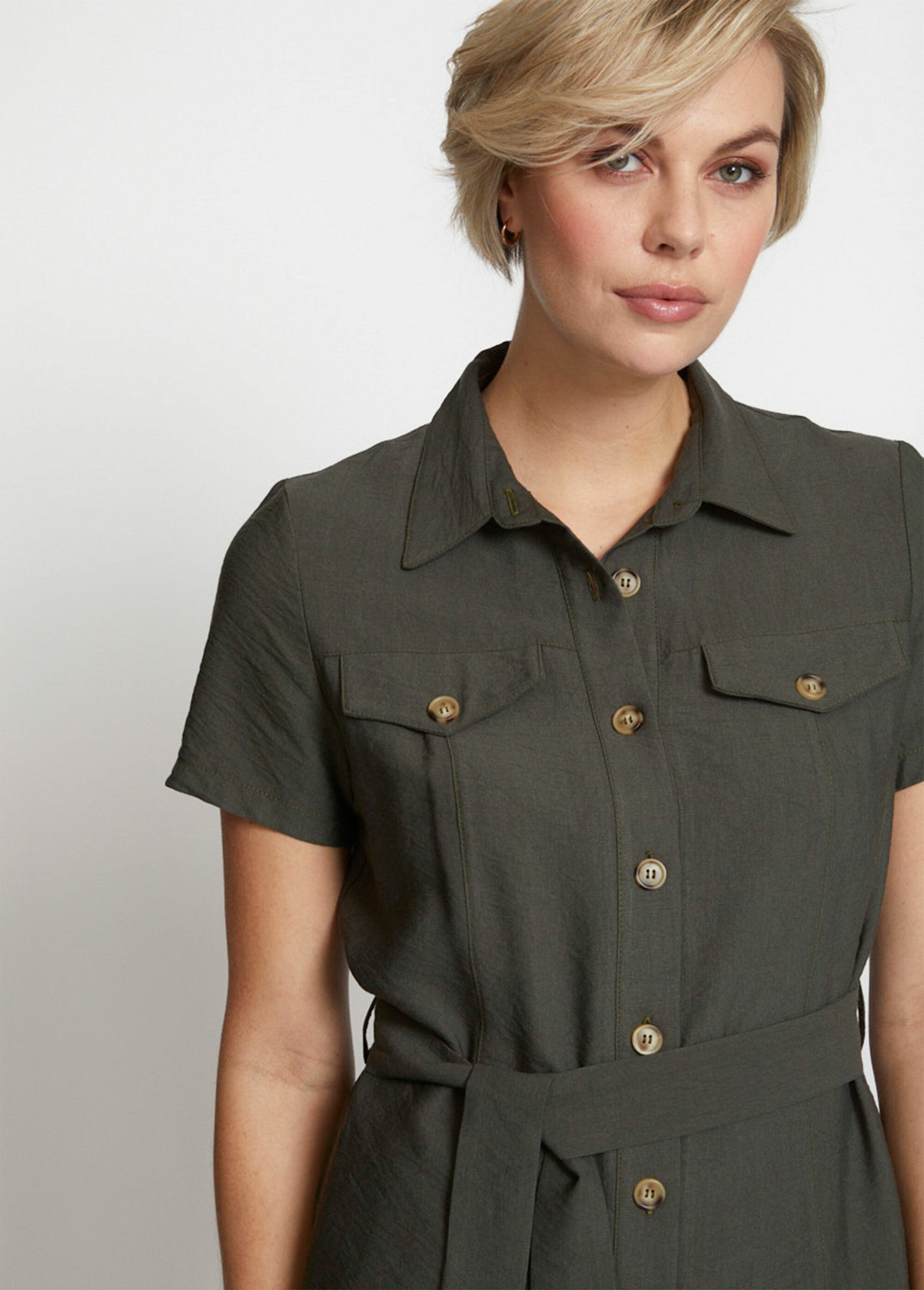 Short-sleeved_belted_safari_jacket_Khaki_DE1_slim