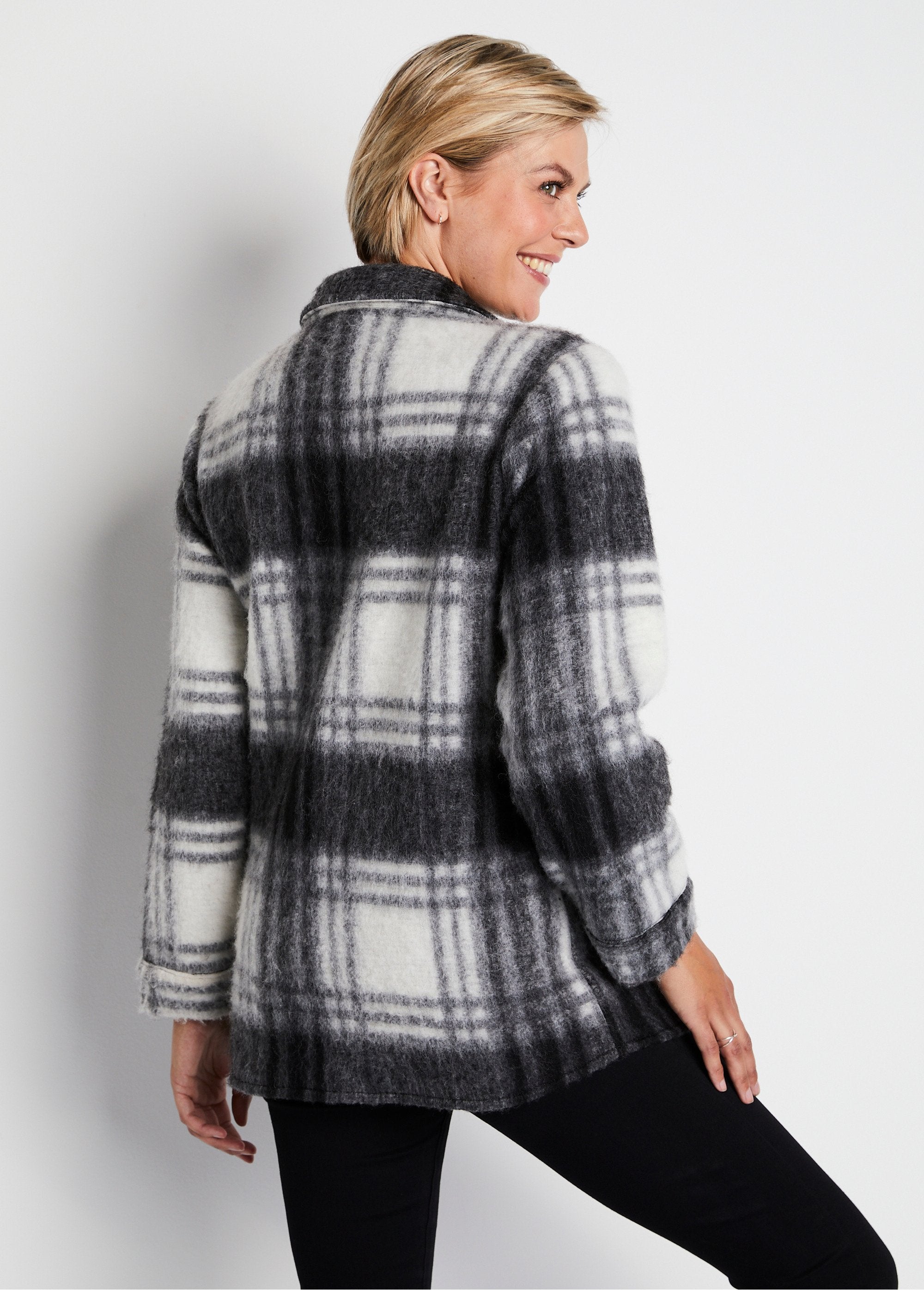 Warm_knit_check_overshirt_jacket_Gray_tiles_DO1_slim