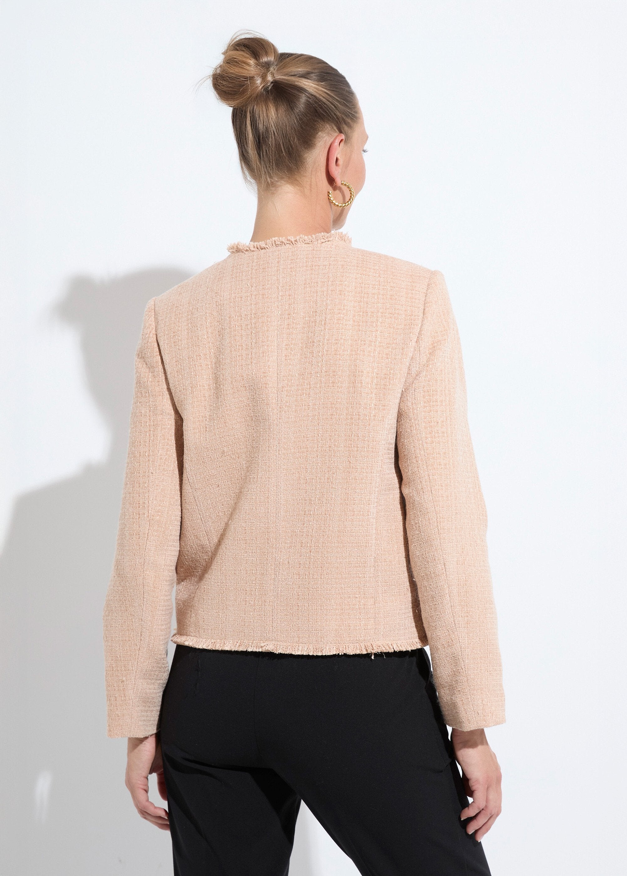 Veste_tweed_boutonnée_frangée_sans_col_Amande_DO1_slim
